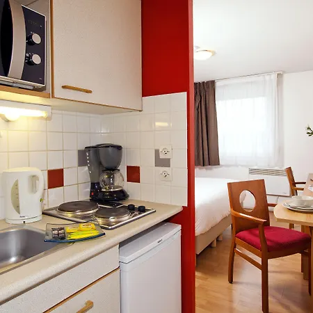 波尔多伊瑟尔公园及套房酒店 公寓式酒店