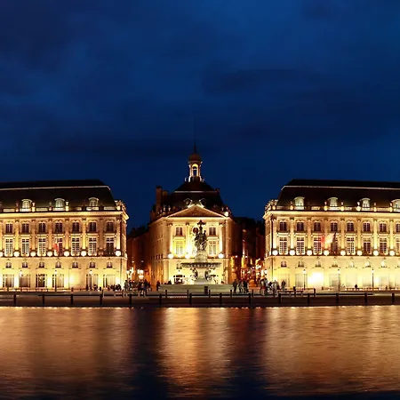 波尔多伊瑟尔公园及套房酒店 公寓式酒店