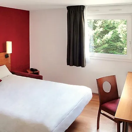 波尔多伊瑟尔公园及套房酒店