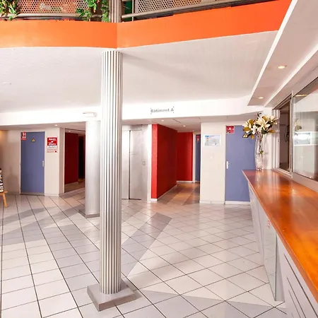 波尔多伊瑟尔公园及套房酒店 3* 波尔多