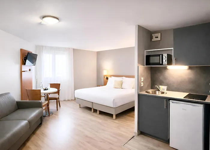 Sejours & Affaires De L'yser Aparthotel 3*